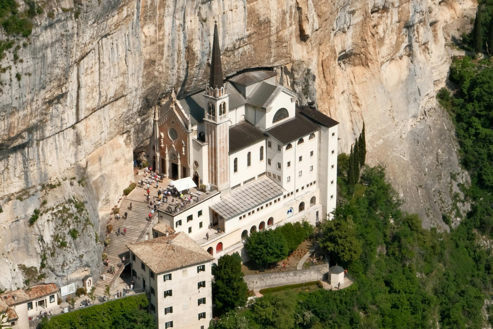 Santuario della Madonna della Corona