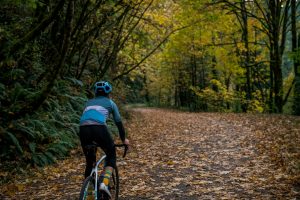 L'autunno è la stagione perfetta per un'avventura gravel: 10 destinazioni per un weekend prima dell'inverno