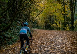 L'autunno è la stagione perfetta per un'avventura gravel: 10 destinazioni per un weekend prima dell'inverno