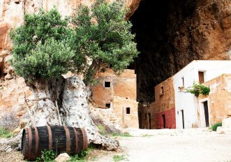 Grotta Mangiapane, Sicilia