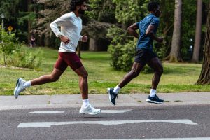 Topo Athletic Aura 2