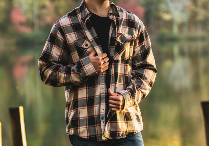 camicia di flanella a scacchi