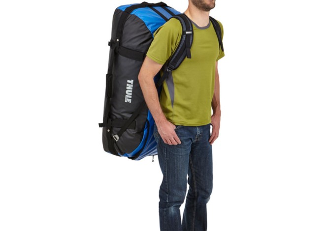 thulechasm_duffel_130l_alt3_sized_900x600